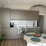 Homes Ocean Breeze Terrace 400 M Away From The Ocean Lägenhet Albufeira